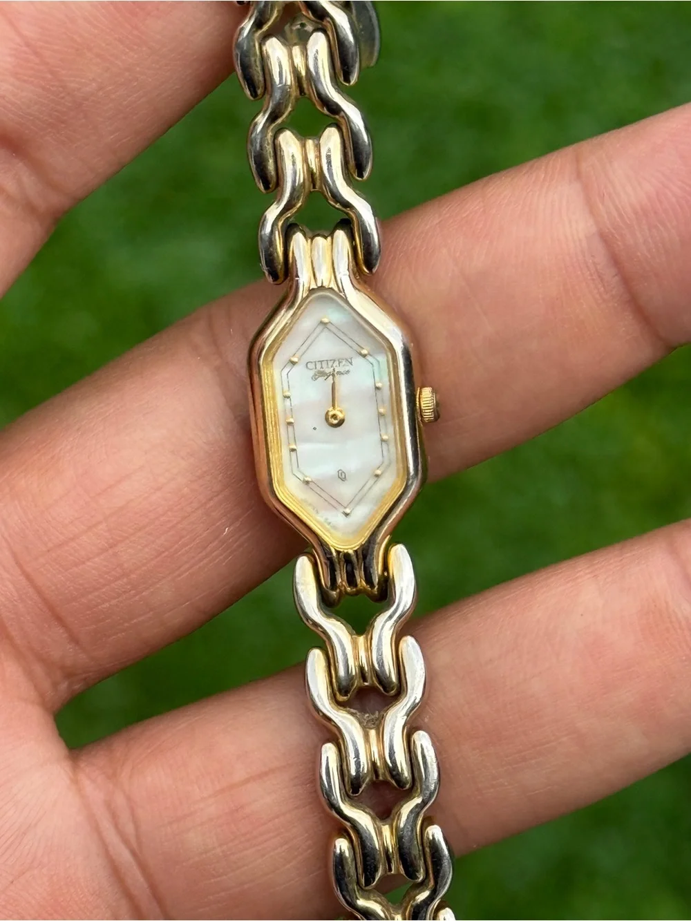 Citizen vintage Gold-Tone Women's Bracelet Hexagonal Mother-of-Pearl Dial